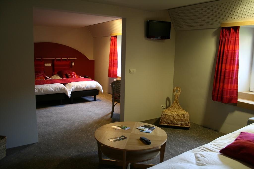 Golf & Hotel De Falnuee Mazy Ruang foto