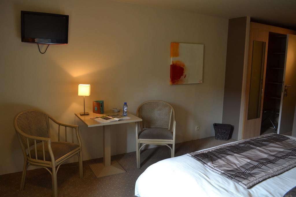 Golf & Hotel De Falnuee Mazy Ruang foto