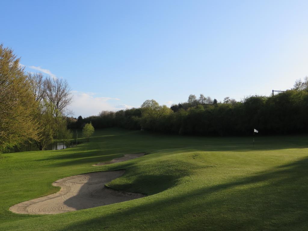 Golf & Hotel De Falnuee Mazy Bagian luar foto